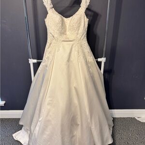 Disney Fairy Tale Ivory D262